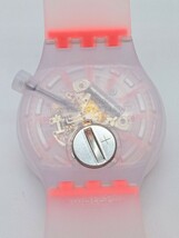 swatch スウォッチ SO27E102 腕時計 クオーツ スケルトン ラバーベルト 白 ホワイト 赤 電池交換済み 中古品 箱あり 説明書あり_画像8