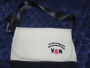 VAN JAC 　VANロゴ刺繍　メッセンジャーバッグ　生なり　新品未使用　　　　　アイビー　トラディショナル