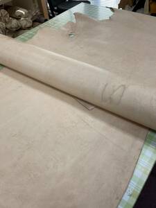 豪州産ステア　本ヌメ　漉き床　生成　約２ミリの大判床です。　裏処理なし　ハギレではありません。半裁一枚サイズ④