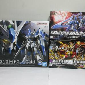 RG 1/144 Hi-νガンダム HG 1/144 ガンダムヘビーアームズ ガンダムアストレイ ブルーフレーム セカンドL ３点 中古の画像1