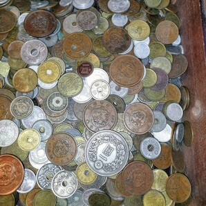 D27 3.20kg 希少 未選別日本古銭 銀貨 各種大量おまとめ No.4の画像4