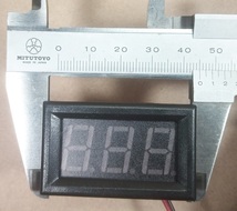 DCデジタル電圧計(赤)【送料120円～】_画像3