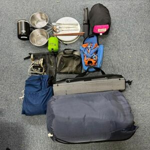  present condition goods . summarize set camp mountain climbing tent tarp outdoor BBQfes.. equipment gear mc01066488