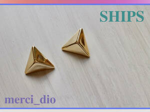  Ships SHIPS triangle volume post earrings Gold color new goods unused wai Tomorrowland 