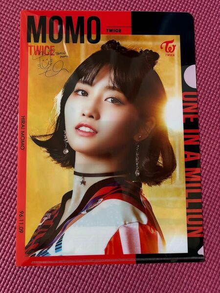 TWICE MOMO クリアファイル