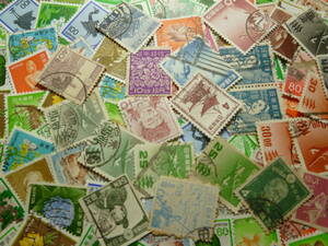 ●1980年シリーズまでの使用済み切手いろいろ大量に 300枚位。
