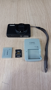 canonキャノンPowerShot　S95　純正バッテリー充電器付き動作品