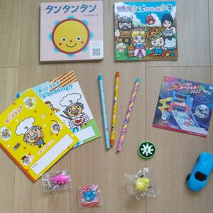 新品非売品ハッピーセットトミカDVDピヨピヨチョロQ絵本タンタンタン焼肉きんぐ恐竜消しゴム動物ケシゴムブロンコビリー鉛筆ノートこま