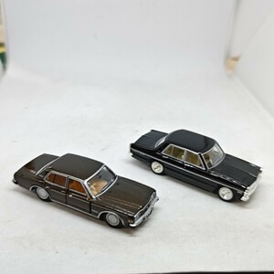  together 2 pcs Tomica No.4.27.32.110 Toyota Crown LV-39 LV-40 Nissan Gloria e