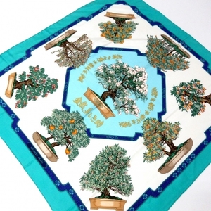 エルメス HERMES カレ90 グリーン×ライトブルー×マルチ BONSAI(盆栽、美しき時) スカーフ