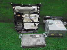 9ER1659ID前 ) 日産 エルグランド ハイウェイスター PE52/PNE52 純正HDDナビゲーションセット　NAU-P8110JP/モニター/操作パネル/CDデッキ_画像5