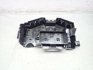 β240501-2 ヤマハ マグザム MAXAM SG17J (H17年式) 純正 バッテリーカバー ケース 破損有り！