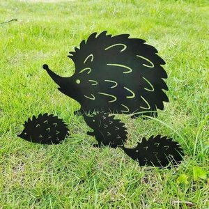  gardening objet d'art gardening plate garden gardening garden pick hedgehog family set iron plate 