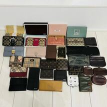 1円～売り切り ルイヴィトン GUCCI PRADA Burberry BVLGARI バレンシアガ FENDI セリーヌ など ブランド 財布 キーケース などおまとめ _画像1