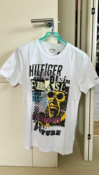 TOMMY HILFIGER DENIM 半袖Tシャツ　プリント