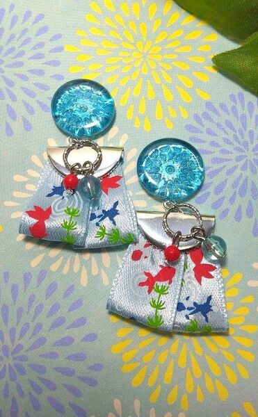 金魚リボンと水色おはじき　ハンドメイド　イヤリング　ピアス