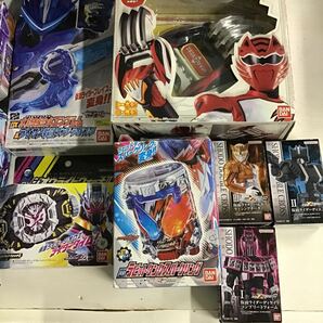 44【ジャンク扱い】仮面ライダーシリーズ 戦隊ヒーロー など 特撮 玩具 武器 アイテム 大量まとめ (140)の画像5