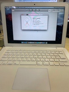 Mac Book 7 2010 год модели 
