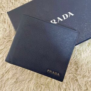 PRADA プラダ 二つ折り サフィアーノレザー ブラック ロゴ