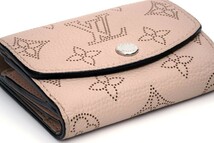 【使用わずか 極美品】 ルイヴィトン Louis Vuitton マヒナ ポルトフォイユ イリス XS マグノリア ピンク系 3つ折り長財布 定価約11万 1075_画像6