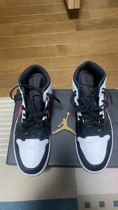 Air Jordan 1 Mid Black Chile Red White