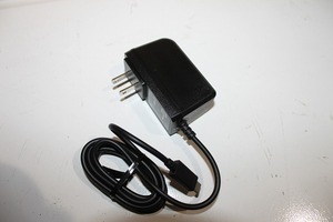 USBタイプC ACアダプタ 型番 KYCAV1 京セラ スマートフォン 充電器黒