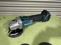 マキタ makita GA404DN 充電式ディスクグラインダ 18V 100mm 電動工具 コードレス 充電式 研磨機 GA504DN GA412 GA403 GA402 GA408_画像2