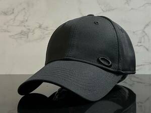 【未使用品】302KD 訳あり★OAKLEY オークリー スポーツキャップ 帽子 上品で高級感のあるデザインのブラック伸縮素材《60㎝～63㎝位迄》