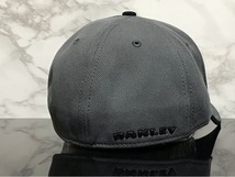 【未使用品】77A クール★OAKLEY オークリー キャップ 帽子 CAP クールなグレーの伸縮素材にブラックロゴ！《伸縮前59㎝～62㎝位迄》_画像5