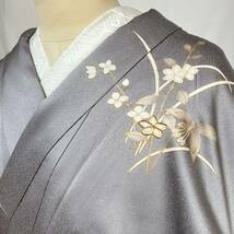 ●きもの翠● 訪問着 綸子 金駒刺繍 金彩加工 クチナシ 上品 和装 和服 着物 高級正絹 共八掛に柄 身丈164.5cm #X462_画像4