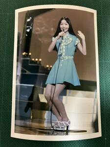 [ rare ] Asaoka Megumi photograph light blue dress Mini ska futoshi . Showa era star 