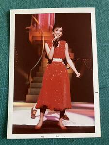 【レア】松田聖子　写真(当時物) 赤ドレス　スレンダー　昭和タレント　80年代アイドル 