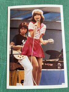 [ rare ] Matsuda Seiko photograph red Mini ska futoshi . health beautiful legs Showa era star 80 period idol 