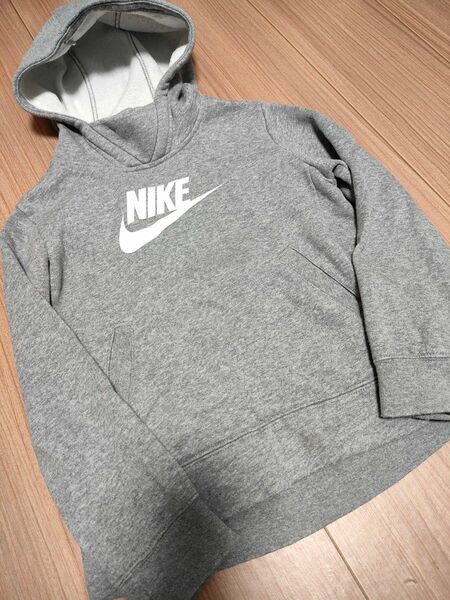 ナイキ NIKE キッズ パーカー グレー 130前後 スウェット