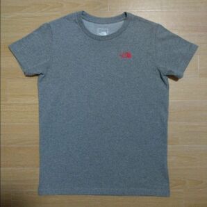ノースフェイスTシャツ、ワンポイント刺繍ロゴ半袖Tシャツ【レディースMサイズ】