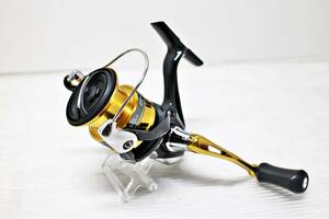 ★極上美品！　SHIMANO/シマノ 17サハラ 2500 スピニング　シーバス/エギング/ちょい投げ/チニング/浮きメバル