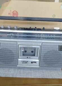 レトロ　ラジオ付きステレオテープレコーダー