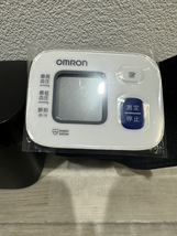 ★ OMRON 手首式血圧計 HEM-6161 オムロン 血圧計★_画像2