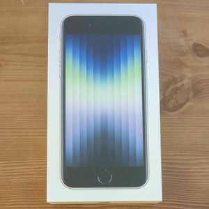 【新品未開封】Apple iPhone SE 第3世代 64GB 　スターライト　SIMフリー