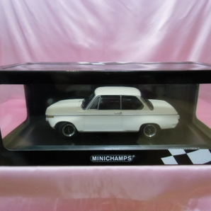 新品・限定・300pcs★PMA BMW 2002 Plain body version ホワイト 1970★1/18の画像1