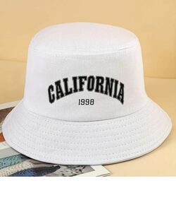 【バケットハット】ユニセックス《ホワイト》ロゴ×Calfornia コットン サマーハット　帽子　男女兼用