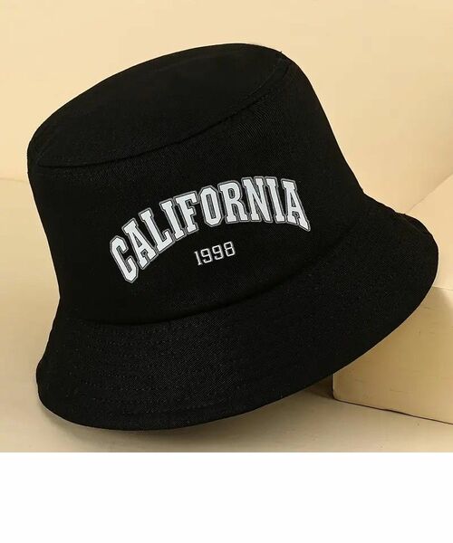 【バケットハット】ロゴ×Calfornia　《ブラック》ユニセックス　サマーハット　コットン　 帽子　男女兼用