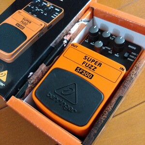 BEHRINGER SF300 SUPER FUZZ Behringer Fuzz 