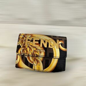 FENDI フェンディ VERSACE ヴェルサーチ コラボ フェンダーチェ/3つ折り財布