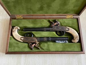 【希少美品】コレクション用決闘用拳銃レプリカセット