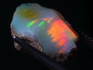 5.31ct new goods * honeycomb natural opal . rock attaching raw ore echio Piaa production 