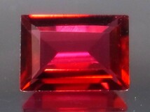 0.69ct 新品・超希少石ビクスバイト 赤いエメラルド 　バイロン社製造品 合成ベリル_画像3