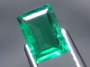 0.63ct a 新品・コロンビアカラーの最上級ランクカラー 合成バイロンエメラルド 超希少入手困難・バイロン社製