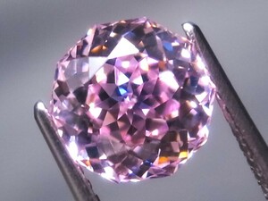 4.45ct 新品・最先端技術のレーザー光線によるニュータイプのカット仕上げ ・３パターンの変色効果・ピンクカラーキュービックジルコニア