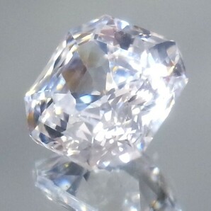 4.18ct 新品・最先端技術のレーザー光線によるニュータイプのオクタゴンカット仕上げ ・虹色輝きも良好 キュービックジルコニアの画像5